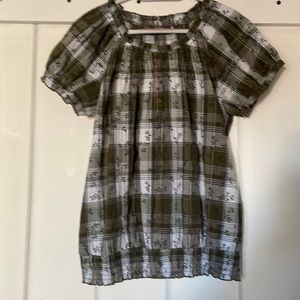 Denver Hayes size L.